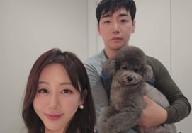 Hanyoung ♥ Park is happy on his birthday after overcoming rumors of divorce..Three families. "Family photo."