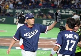 [一度にスッ] '2回裏に肘の痛みで降板したソン・ジュヨンを緊急救援した'ノ・ギョンウン