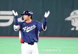 [フォト] 'ホームランに続いて1打点の二塁打' ムン・ボギョン