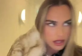 世界排名第一的网球女皇在球场外大胆的舞姿"猛然"... 萨瓦伦卡的'双重生活'