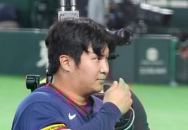 [相片儿] "眼泪夺眶而出"的文宝京