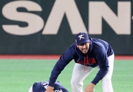 [At one go] Someone help me! "I can't stop Moon Bo Kyung's tears."' Dane Dunning