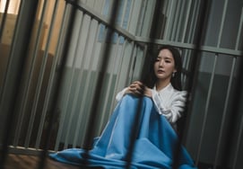 Пак Мин Ён, срочно арестован по подозрению в убийстве Ли Элии...Начало арестов [Серен]