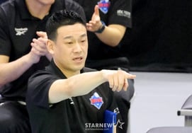 "今シーズンの行方を決める重要な試合" 興国生命戦を前にしたイ・オヒョンIBK監督代行 [インチョン現場]