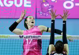 [フォト] レベッカ「ビクトリア、借金を返した」'