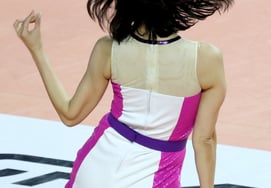 [Chụp ảnh] "Có bạn nói Lee Mi Rae mặc áo màu hồng núi Sam San."