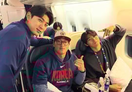 "因为担心钱坐上了经济舱"→如今"包机特级待遇"，停了17年的韩国棒球时钟再次转动