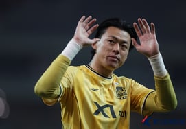 "具成允的致命失误"首尔被淘汰出ACLE16强 →1比2负于日本神户队:前两轮总比分1比3负于日本神户队