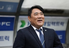 Huyền thoại chỉ huy huyền thoại '308 ngày chiến thắng viễn chinh 0' sẽ kết thúc lời nguyền... Đối đầu với đội thăng tiến của cơn bão