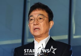 Он пьян и, конечно, едет на машине...«Пьяный беглец» Ли Джэ Рён посмотрел CCTV [человек.]