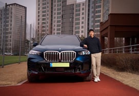 德国汽车队破格支援水原队主教练李正孝 宝马X5交付