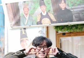 "What's going on here?" Jang Hang-jun, instead of plastic surgery and naturalization, coffee car..an on-site crowd [the star scene]