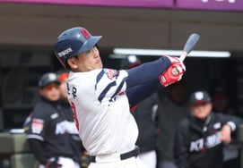 [フォト] チョン・ジュヌ『キャプテンの率先垂範』