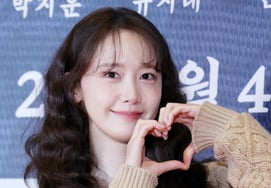 レジェンドセンターの威厳..少女時代のユナ、スターランキング女性アイドル3位