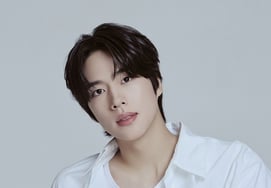 Jo Han Gyul là cầu thủ bóng chày trước khi debut "Sau khi phẫu thuật đầu gối, tôi đã suy nghĩ rất nhiều về việc phải làm gì bây giờ nhưng..."" [Phỏng vấn ③]