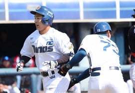 [フォト] キム・フィジプ『晴れやかな金の帰還』