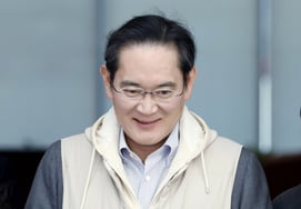 李在镕会长与三星SDI社长崔周善出差欧洲后回归……与奔驰讨论Mobility事业