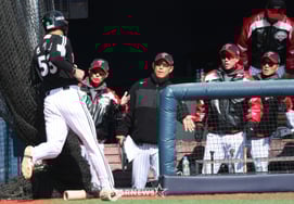 [Фото] Чон Сон Хо: "После забитого мяча Ёмгаль Ён и Дай пять"