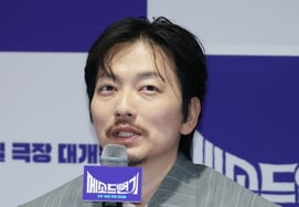 李东辉的"逼真演技"，敬请期待。' [★照片]