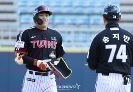 [相片儿] 千成浩击出"擦肩而过的2垒打"