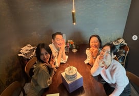 光是看着就让人振奋的聚会..白智英→金浩英，生日派对认证照 [Star Issue]