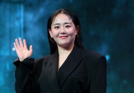 Moon Geun Young chẩn đoán căn bệnh hiếm gặp → Sau 4 lần phẫu thuật khỏi hẳnCảm động trước lá thư tay yêu cầu sức khỏe