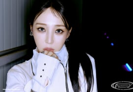 Moonbyul tiết lộ hình ảnh rap trong single 'REV'Độc đáo 'Hip + chic'