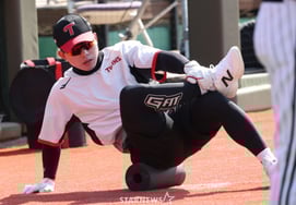 [Photo] Moon Sungjoo's "Shall I slowly go?"