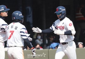 [Фото] Хан Тхэян 'Юн Дон Хи, Чан Ду Сон и Дай пять'