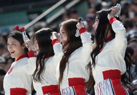 [フォト] パク・ダンビ、ハン・テヤンの同点シュートにダンスが炸裂