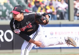 [Фото] Чан Хён Сик 'Мяч продолжает течь'