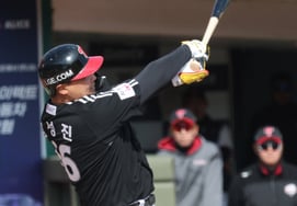 [Photo] Kim Sungjin. "If you get caught, it's over."