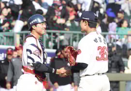 [Chụp ảnh] Park Jung Min, Mae George, bắt tay Son Sung Bin