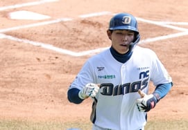 "Удар на первом месте по KBO" Средний показатель 0.556 →В первом иннинге взорвался хоумран, "Пахнет Пак Мин У", новичок "Второй рейтинг" [Пилотный обзор игры KBO]