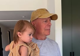 Bruce Willis, 71, donated his brain after his death..New Hope for Dementia Patients Set Up 'Charitable Fund' [World Style Issue]