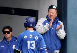 [Photo] "Today is the leader of the clap squad." Choi Hyungwoo