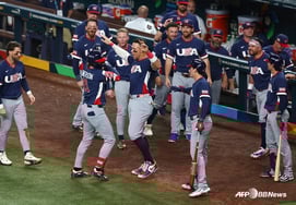 Dominica Is Not Enough to Overpower 'Cold Game' and 'Villain' Beauty!→ You're out after being tied to an iron-walled bullpen [Miami Field Review]