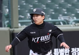 'Wow' Futures 40 phần trăm, phòng thủ xuất sắc đến vậy sao... "Tôi cũng cảm thấy chắc chắn mình đã trưởng thành." Đúng là có lý do để tự tin đi cắm trại thật