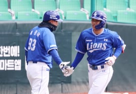 [相片儿] "第3回合初击出1分本垒打"的李在贤