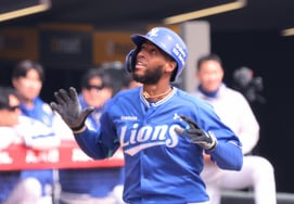 [相片儿] "第6回合初击出1分本垒打"的三星迪亚兹