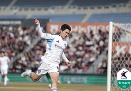 'MVP'のイ・ドンギョンもホン・ミョンボ監督の下で··· Kリーガーのフィールドプレーヤーは「たった2人だけ」