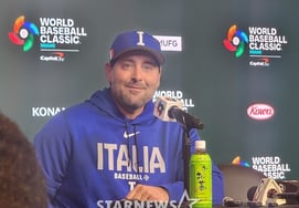 До этого итальянского шквала! Я так взволнован главным тренером"Я сказал игрокам, что я настоящий чемпион.→Я так горжусь тобой"