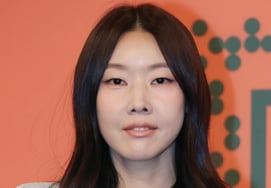 "Two open dates." 42-year-old Han Hyejin, still solo..Avoid the question, "Is there anyone to bring?"