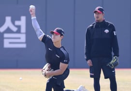 [Chụp ảnh] 'Năm nay càng mạnh mẽ hơn' LG Kim Young Woo