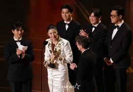 奥斯卡对"凯德亨"的感想一落千丈就种族歧视争议，"将深思熟虑" [★好莱坞]