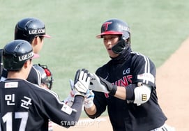 [Một lần thôi] Đầu hiệp 9, Song Chan đã thực hiện cú home run 2 lần