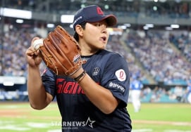 Вышел сезон "Конец" бульпен Лотте во всех погодных условиях... Пак Джин подтвердил операцию Томми Джона 18-го числа → Расписание реабилитации будет опубликовано позже.