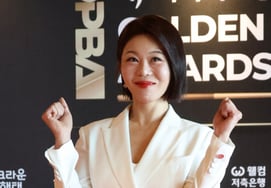 [Chụp ảnh] "Kim Gayoung Làm sao mà quét sạch hết "