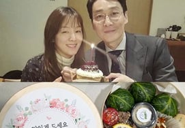 "Cổ vũ cho Lee Hwi Jae" Cơm hộp cống nạp♥ Moon Jung Won, sự giúp đỡ ẩn giấu? [Star Issue]