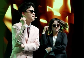 [相片儿] 金英媛和黄敏智的"祝贺演出大爆发"